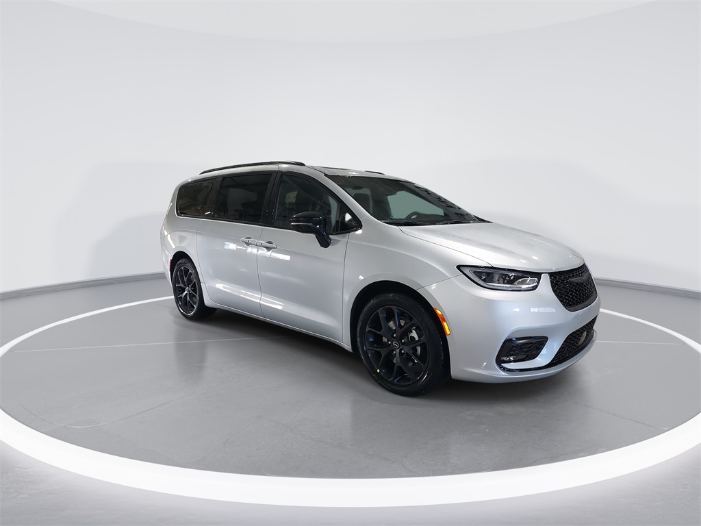 2026 Chrysler Pacifica Limited photo 2