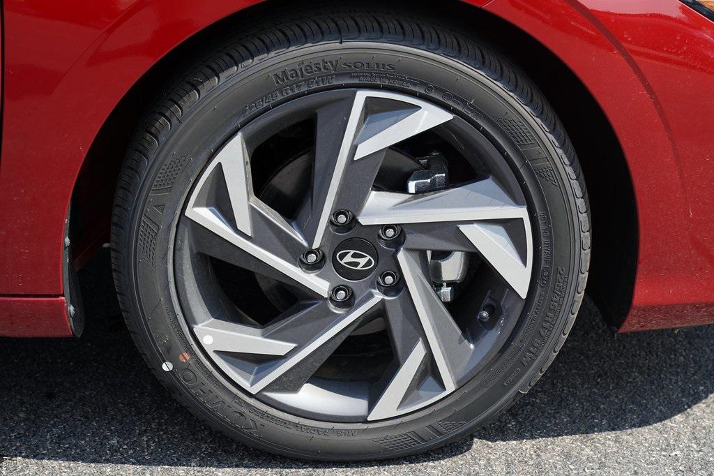2025 Hyundai Elantra SEL Sport photo 6