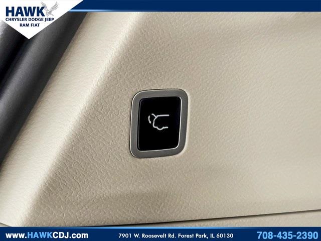 2023 CHRYSLER PACIFICA - Image 30