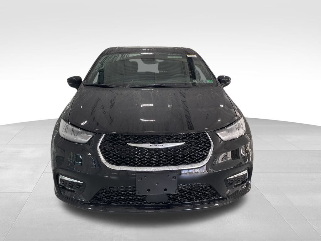 2025 Chrysler Pacifica photo 5