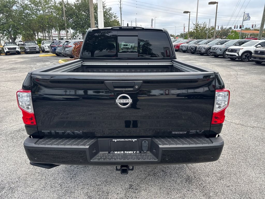 2023 Nissan Titan SV photo 4