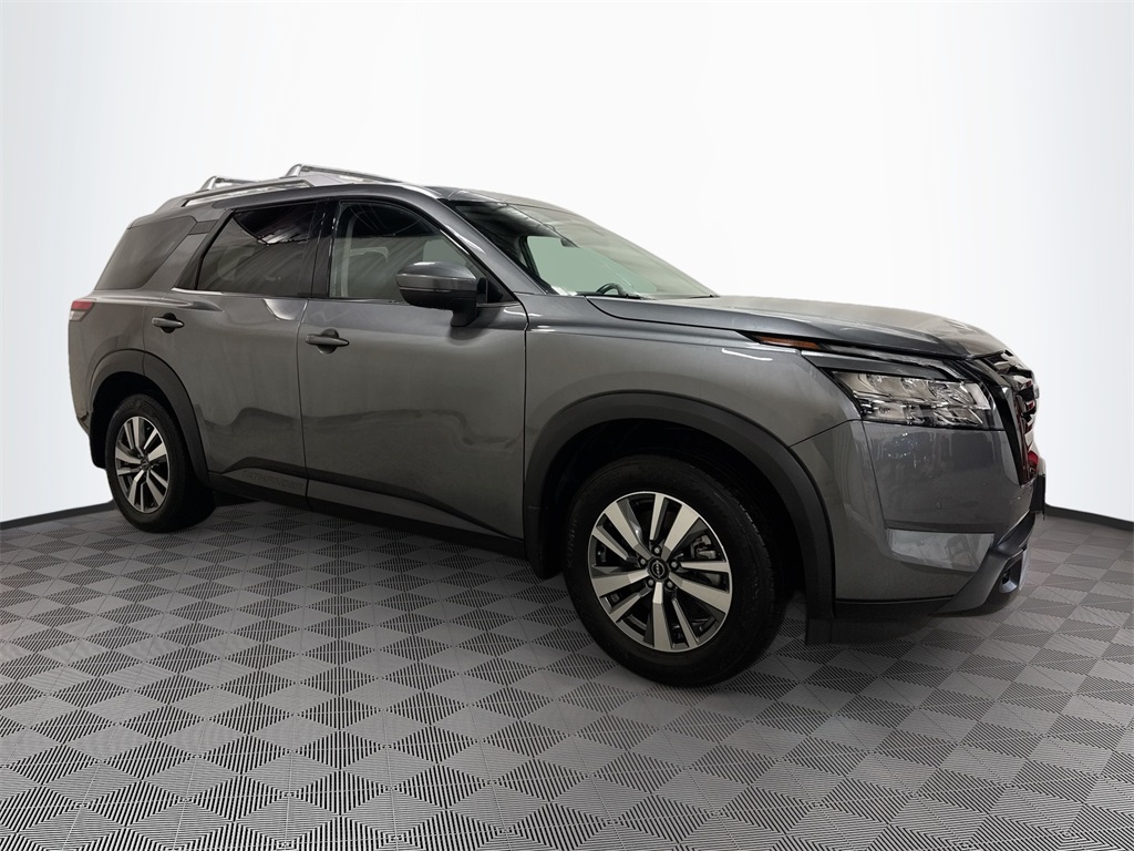 2023 Nissan Pathfinder SL photo 4