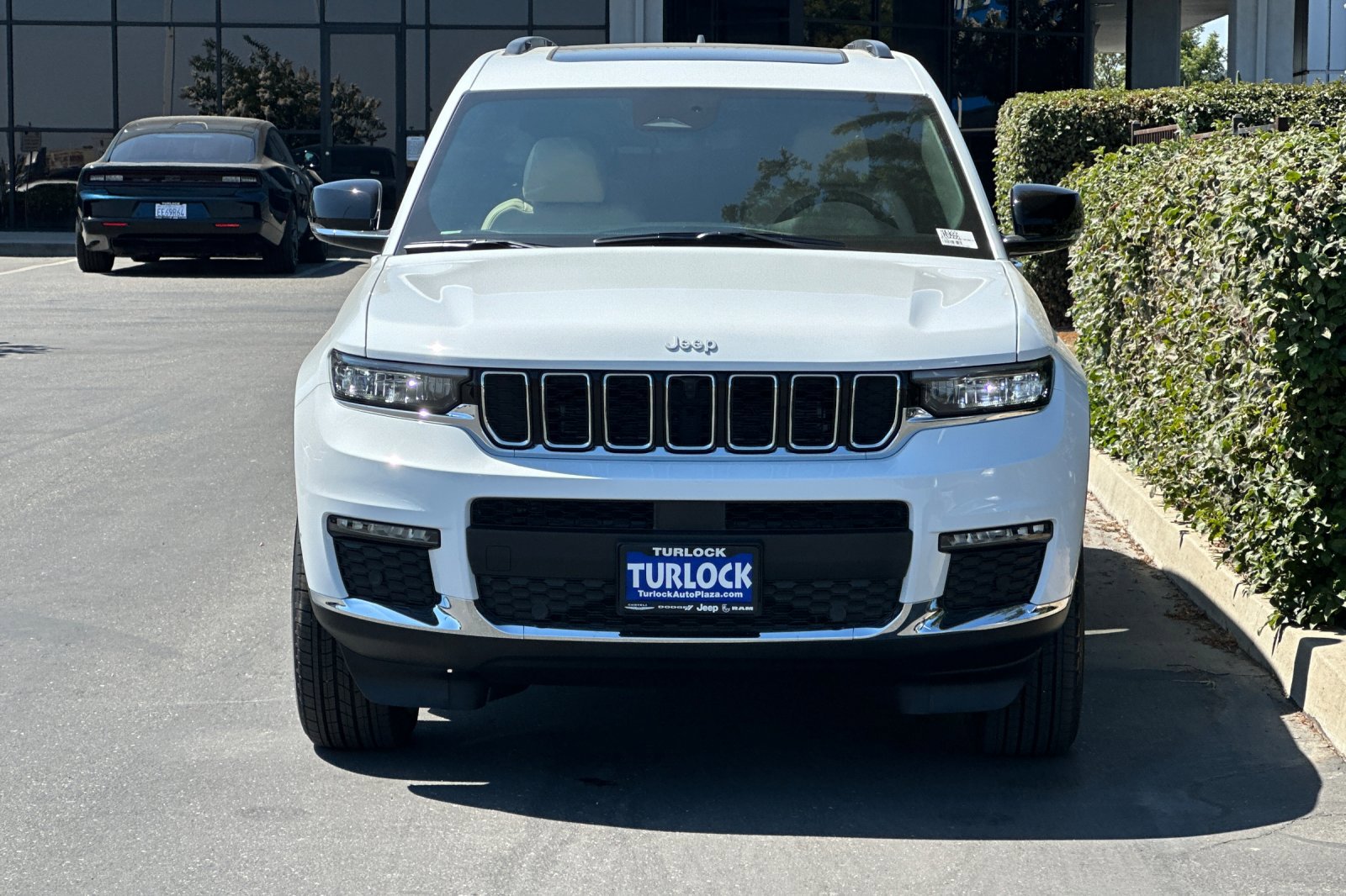 2025 Jeep Grand Cherokee Limited photo 9