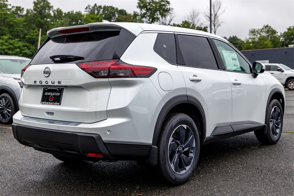 2025 Nissan Rogue SV photo 5