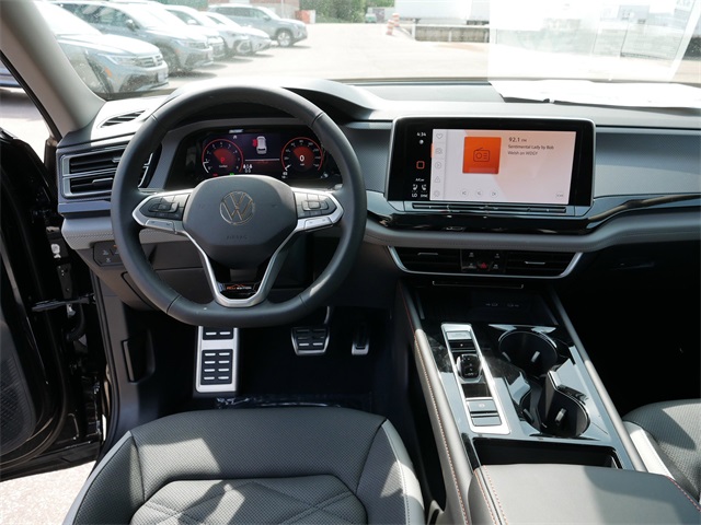 2025 Volkswagen Atlas Peak Edition SE photo 9