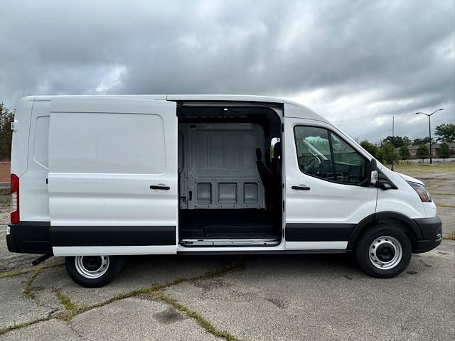 2025 Ford Transit photo 33