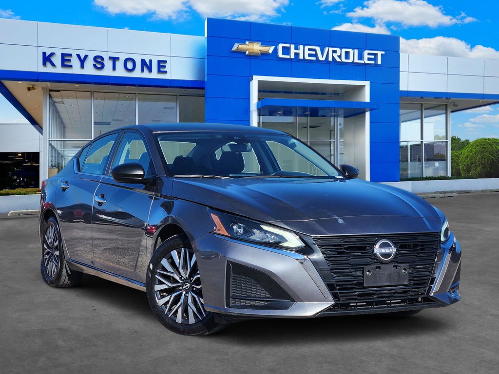 2024 Nissan Altima SV's photo