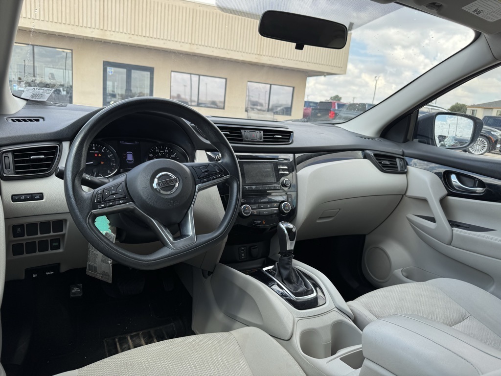 2018 Nissan Rogue Sport SV photo 2