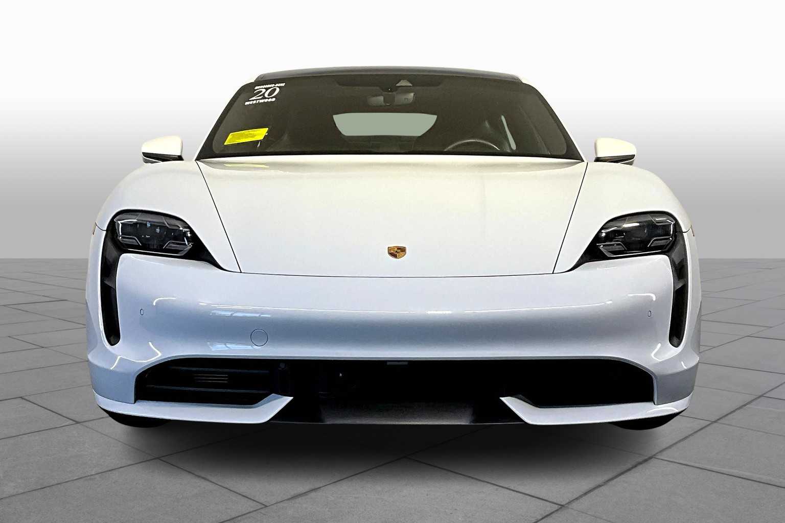 2020 Porsche Taycan Turbo photo 3