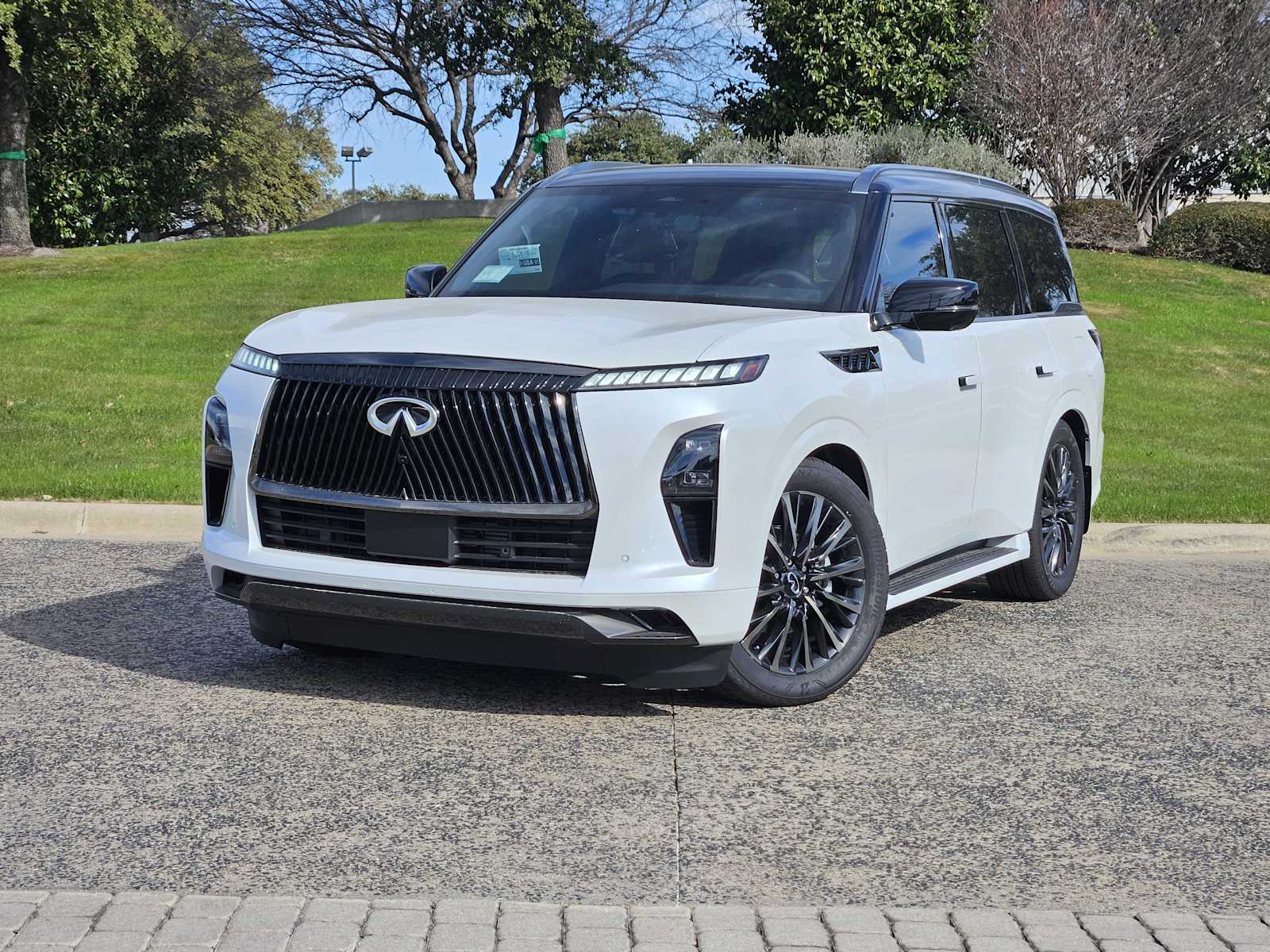 2026 INFINITI QX80 Autograph's photo