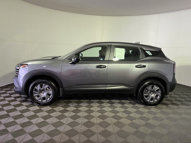 2025 Nissan Kicks S photo 3