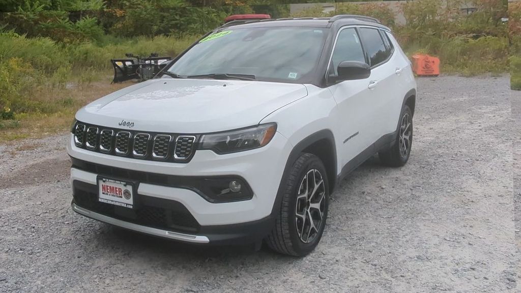 2024 Jeep Compass Limited photo 4