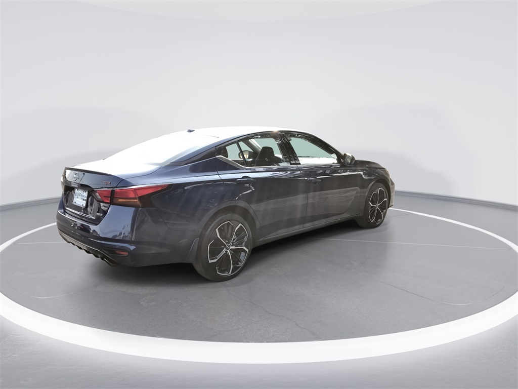 2024 Nissan Altima 2.5 SR photo 8