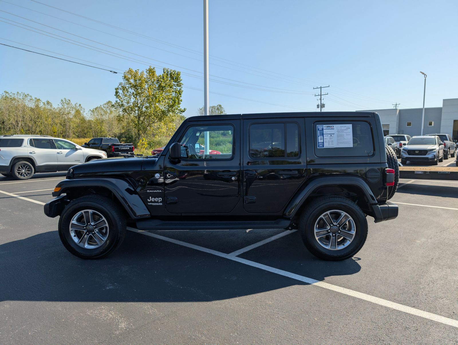 2020 Jeep Wrangler Unlimited Sahara photo 3