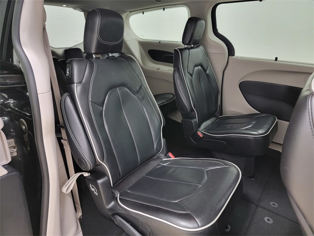 2024 Chrysler Pacifica Limited photo 18