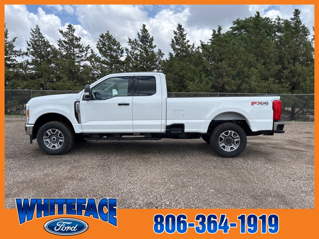 2025 Ford F-350 XLT photo 3