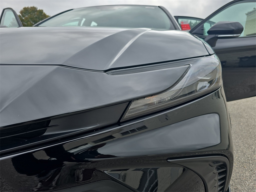 2025 Toyota Camry SE photo 30