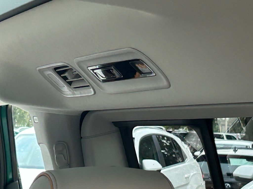 2025 Volkswagen ID. Buzz Pro Plus photo 45