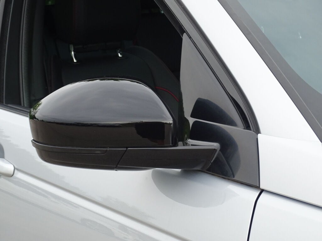 2022 Land Rover Discovery Sport S R-Dynamic photo 5