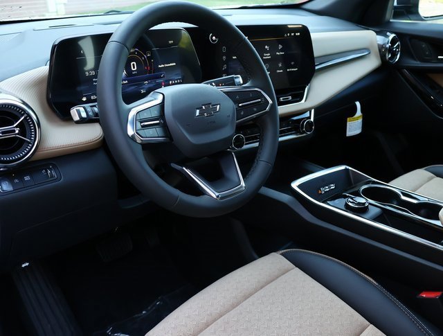 2026 Chevrolet Equinox ACTIV photo 2