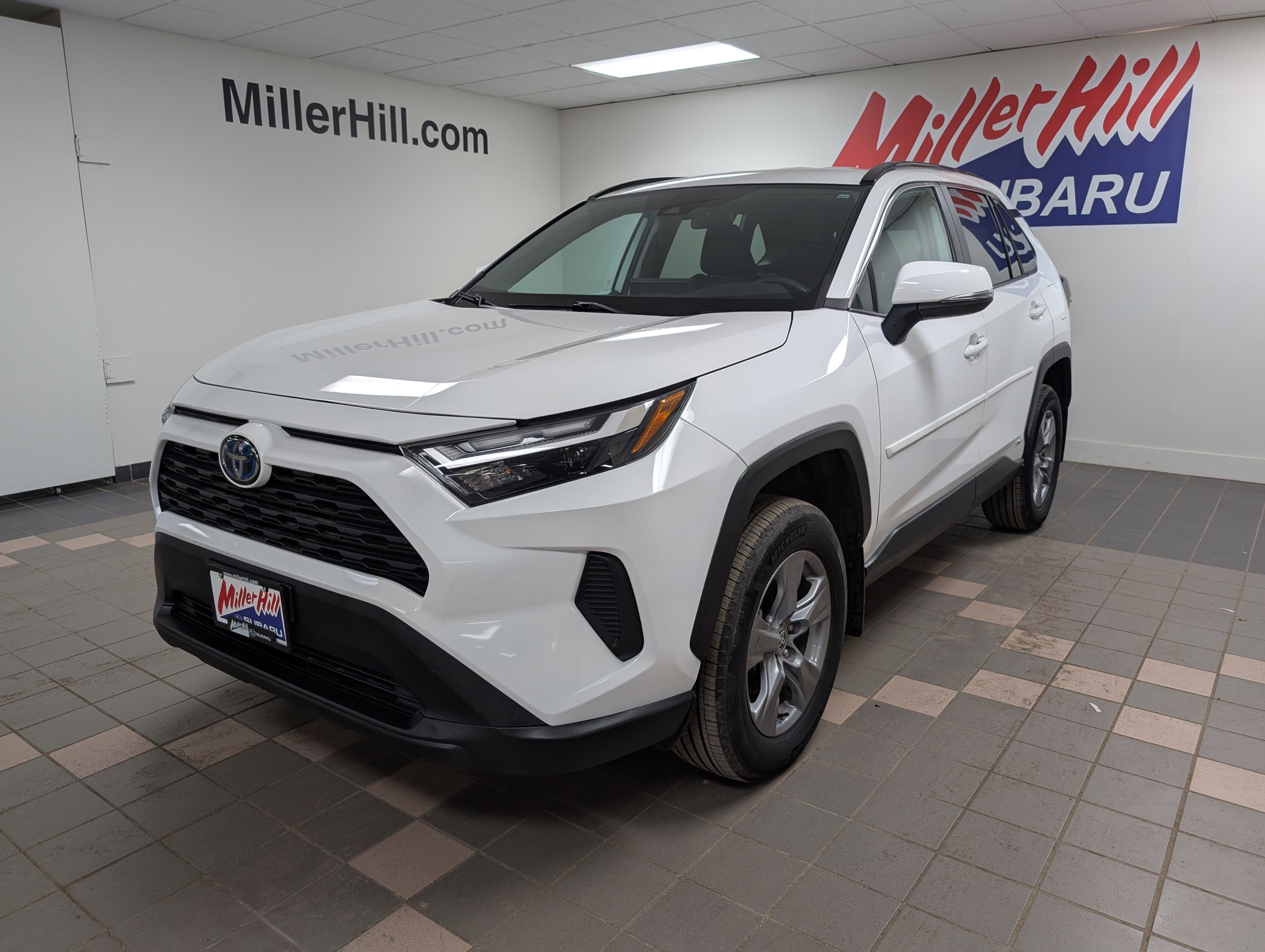2022 Toyota RAV4 XLE's photo