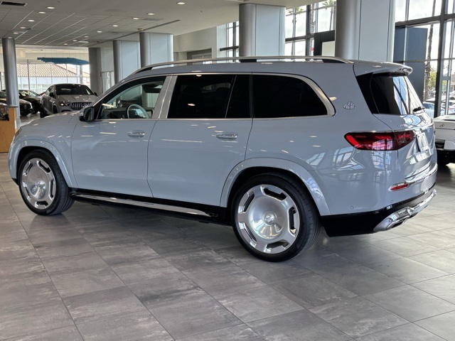 2025 Mercedes Benz GLS Maybach 600 4MATIC photo 7