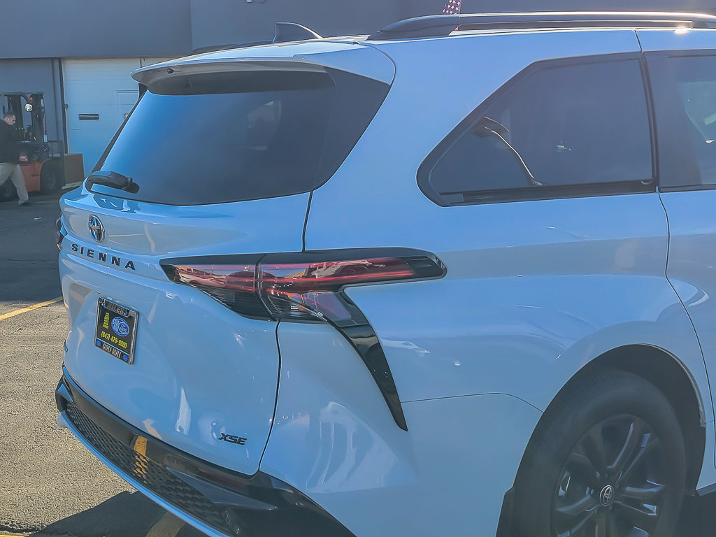 2025 TOYOTA SIENNA XSE ALL - Image 6