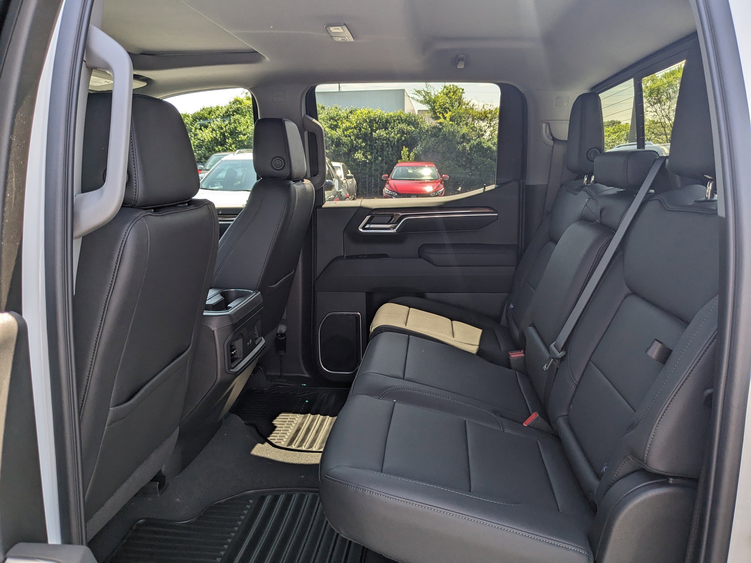 2025 Chevrolet Silverado 1500 RST photo 14