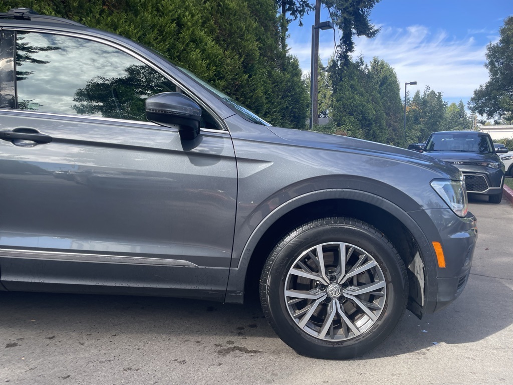 2018 Volkswagen Tiguan SE photo 2