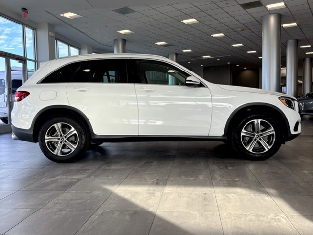 2019 Mercedes Benz GLC 300 4MATIC photo 2