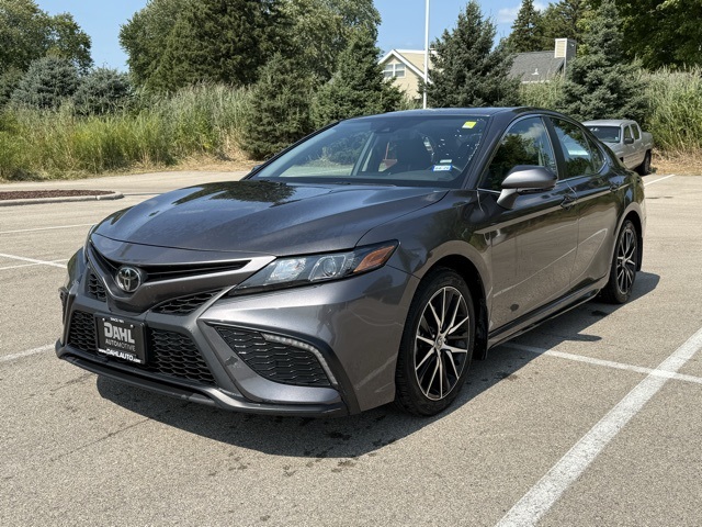 2023 Toyota Camry SE photo 3