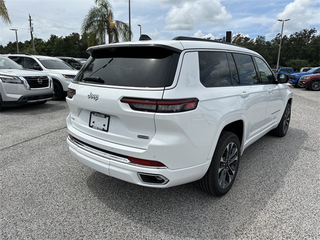 2025 Jeep Grand Cherokee Overland photo 4