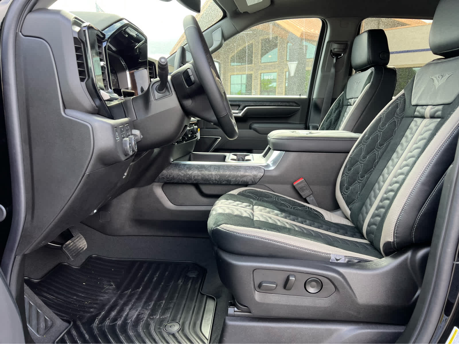 2025 Chevrolet Silverado 2500HD LT photo 16