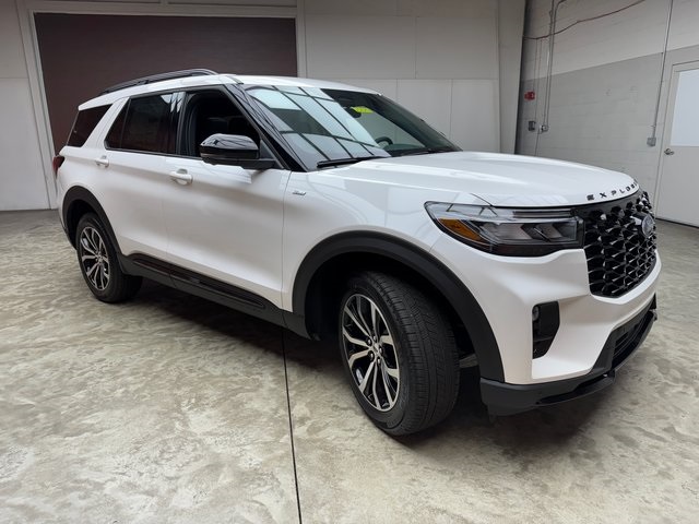 2025 Ford Explorer ST-Line photo 7