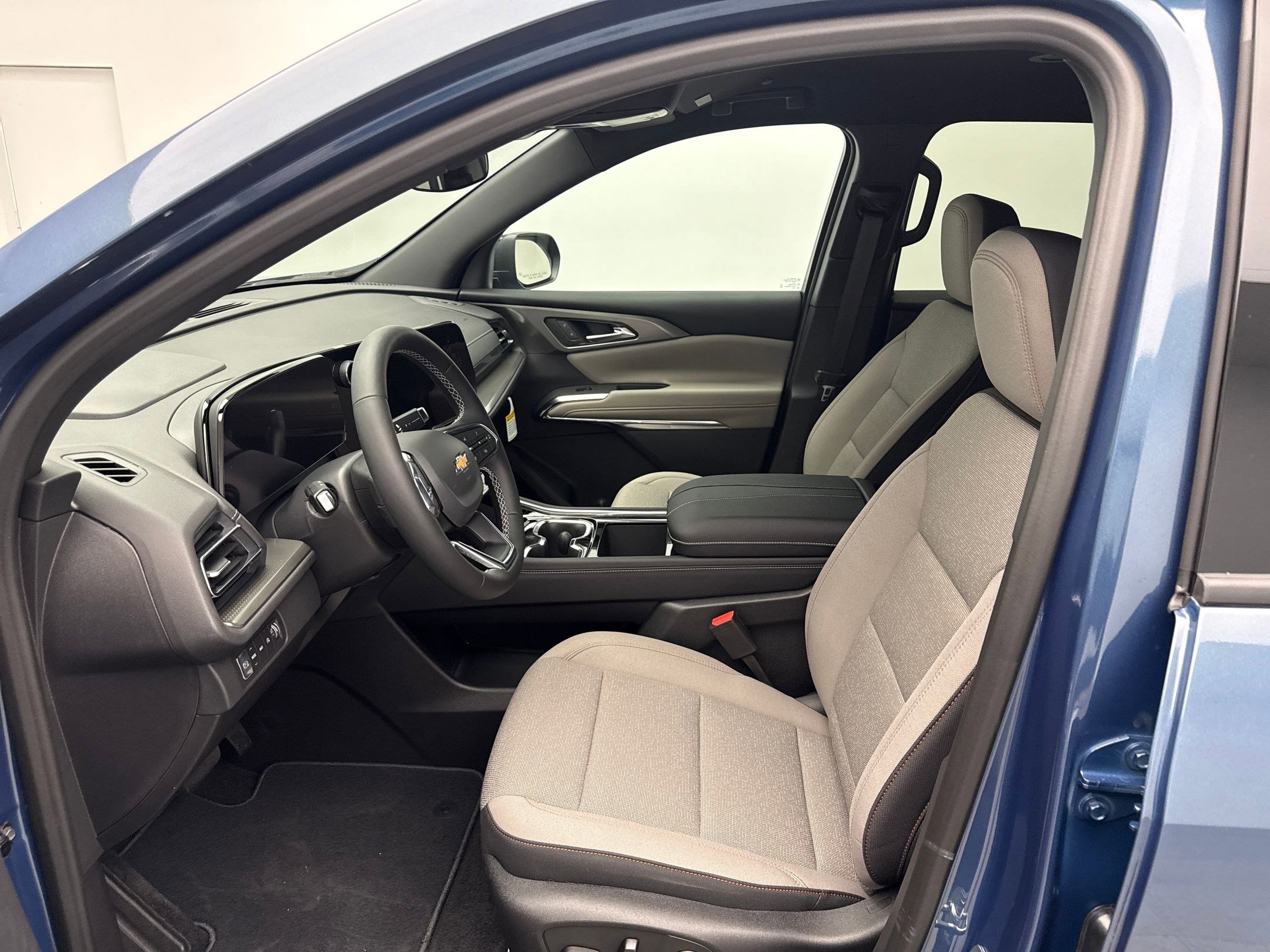 2026 Chevrolet Traverse photo 4