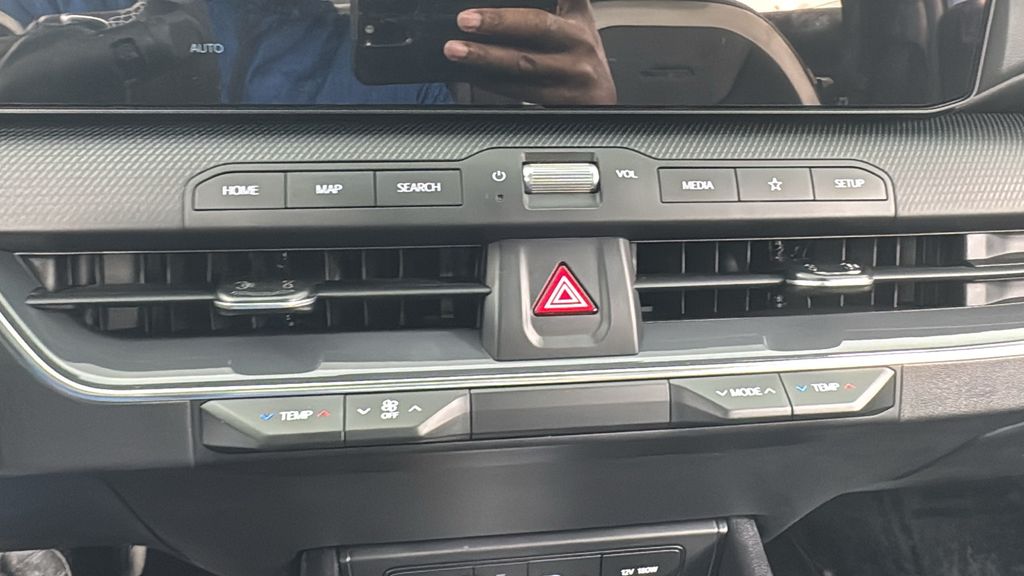 2025 Kia K4 GT-Line photo 23