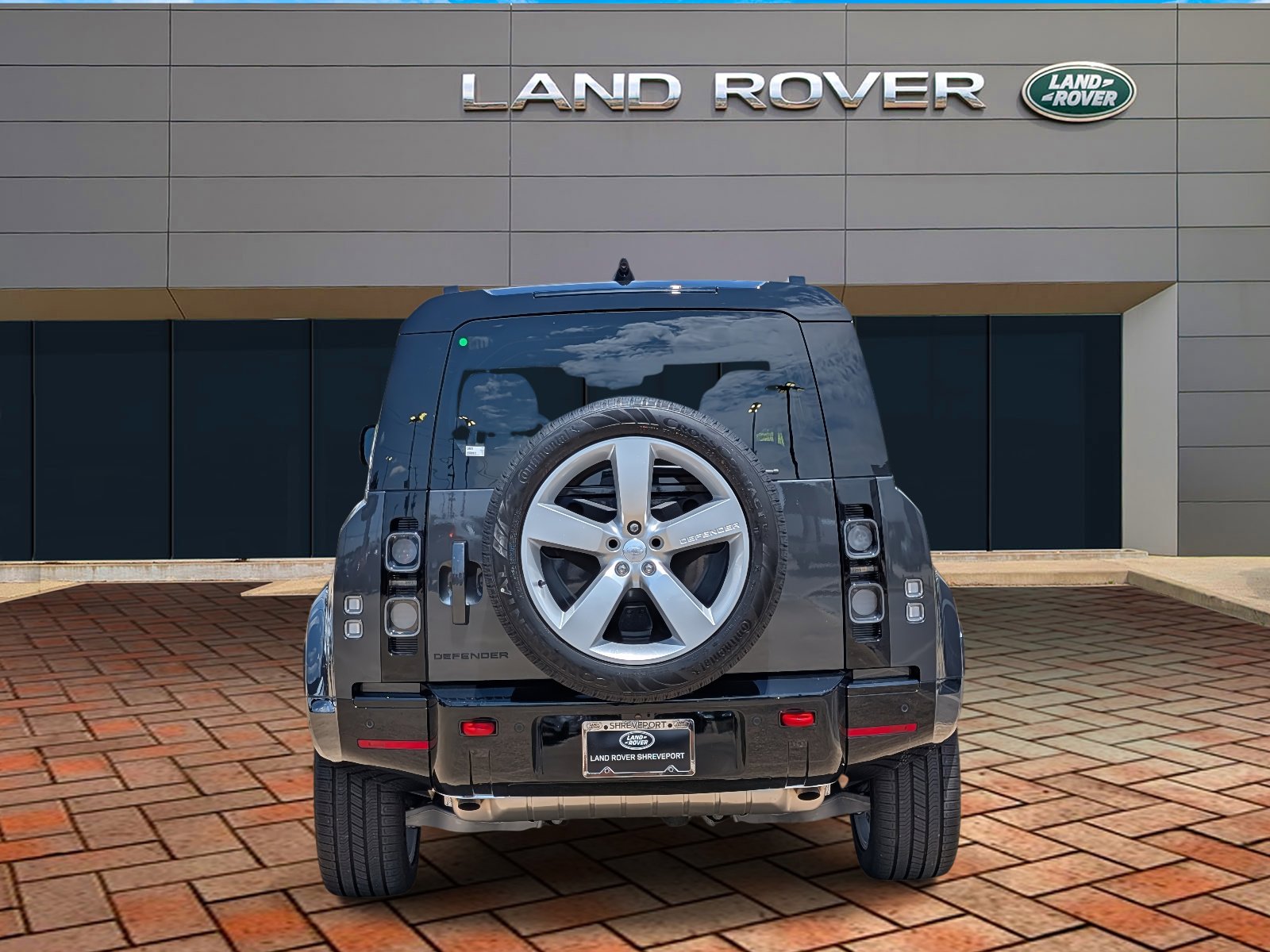 2025 Land Rover Defender 110 photo 5