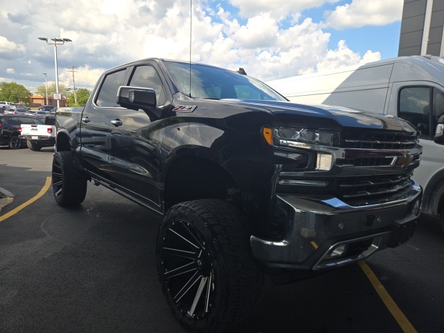 2019 Chevrolet Silverado 1500 LTZ photo 2