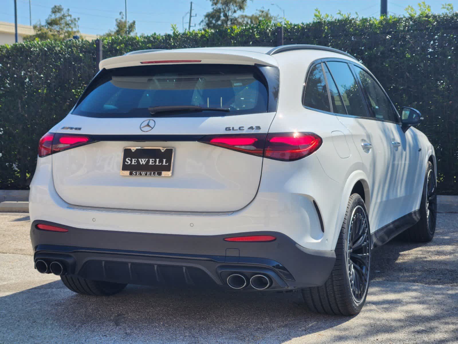2025 Mercedes Benz GLC AMG 43 photo 2