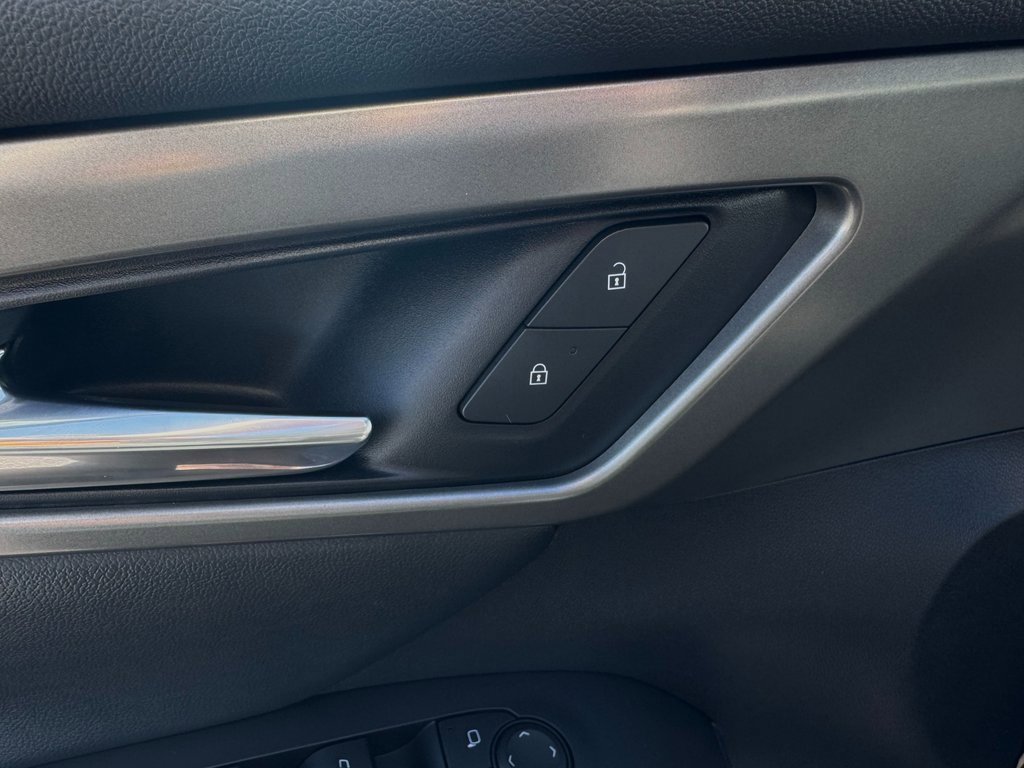 2025 Chevrolet Traverse photo 11