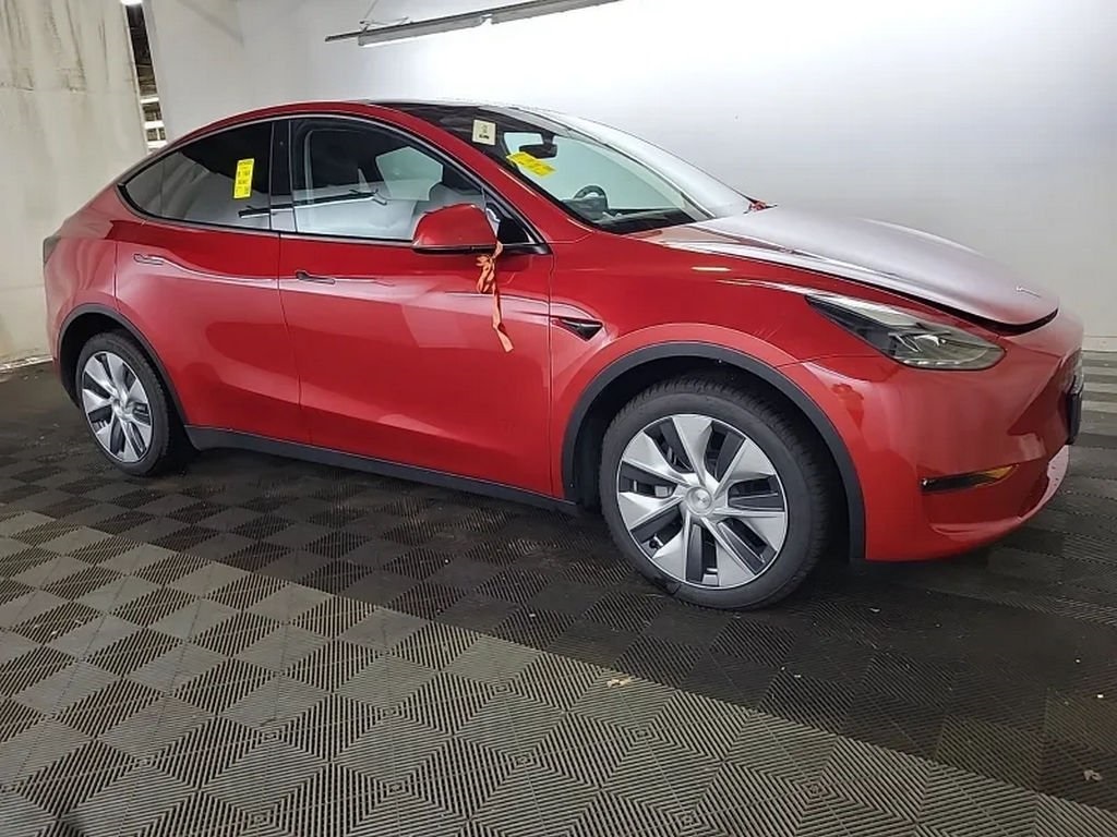 2023 Tesla Model Y Long Range photo 2