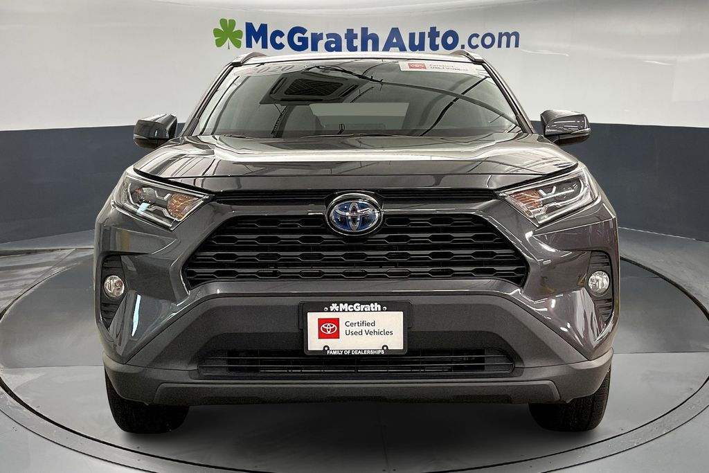 2020 Toyota RAV4 Hybrid XLE photo 2