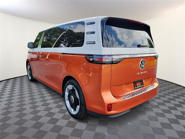 2025 Volkswagen ID. Buzz Pro Plus photo 3