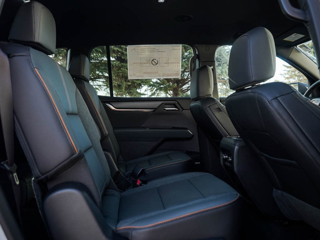 2025 Gmc Acadia AT4 photo 8