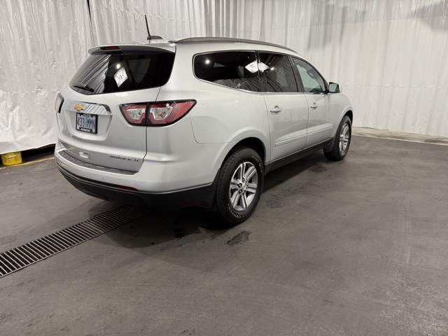 2016 Chevrolet Traverse 2LT photo 3