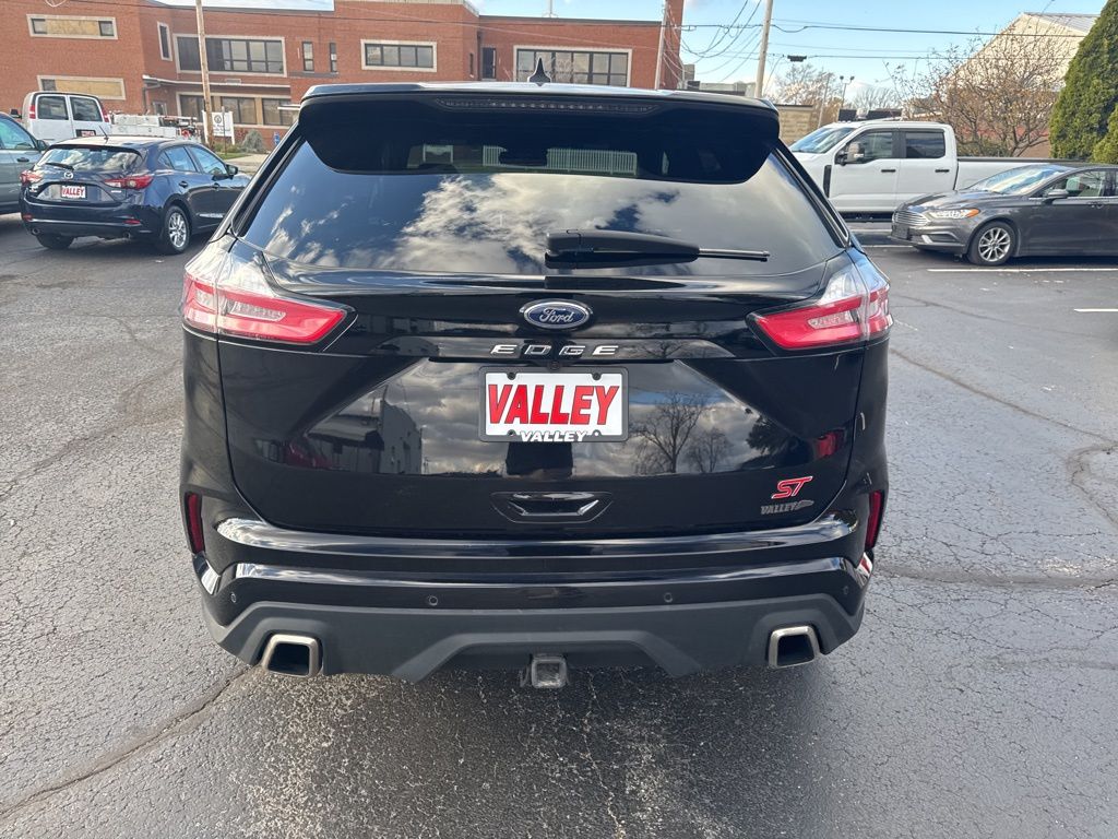 2022 Ford Edge ST photo 4