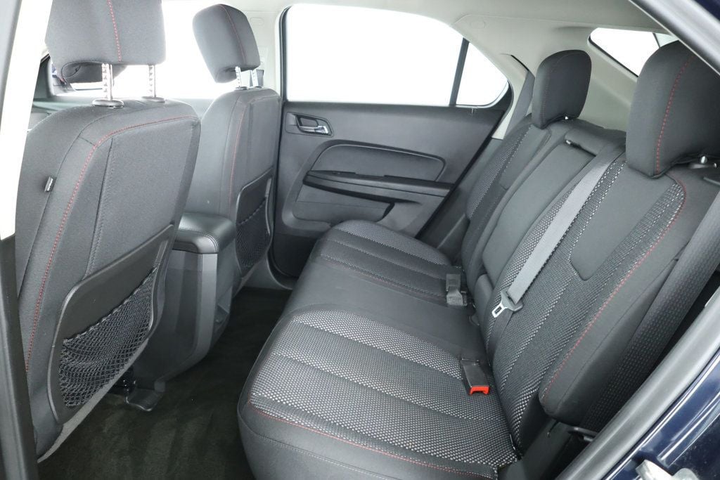 2017 Chevrolet Equinox LT photo 18