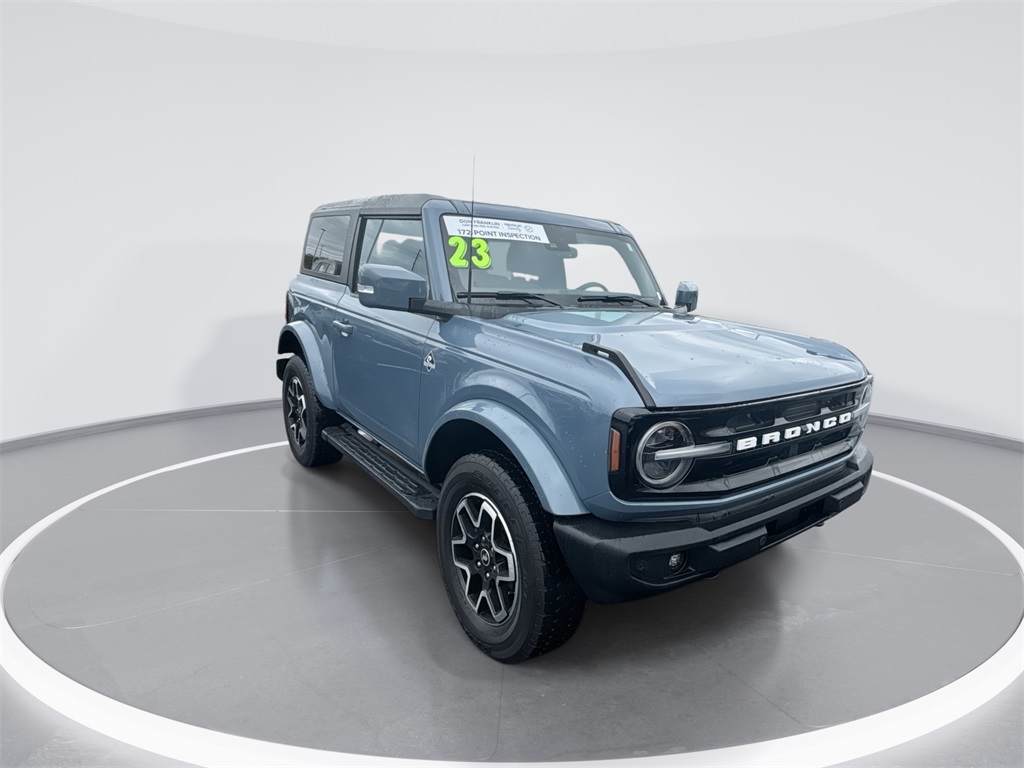 2023 Ford Bronco Outer Banks photo 2