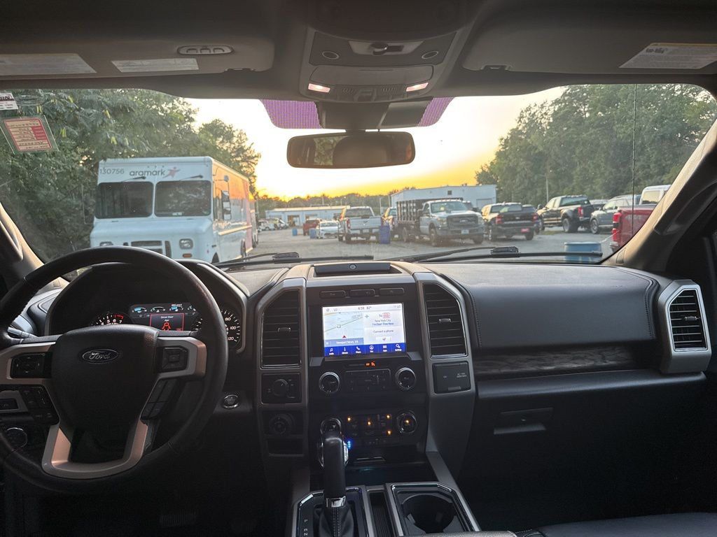 2019 Ford F-150 Lariat photo 19