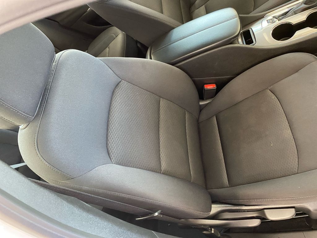 2022 Chevrolet Malibu 1LT photo 13